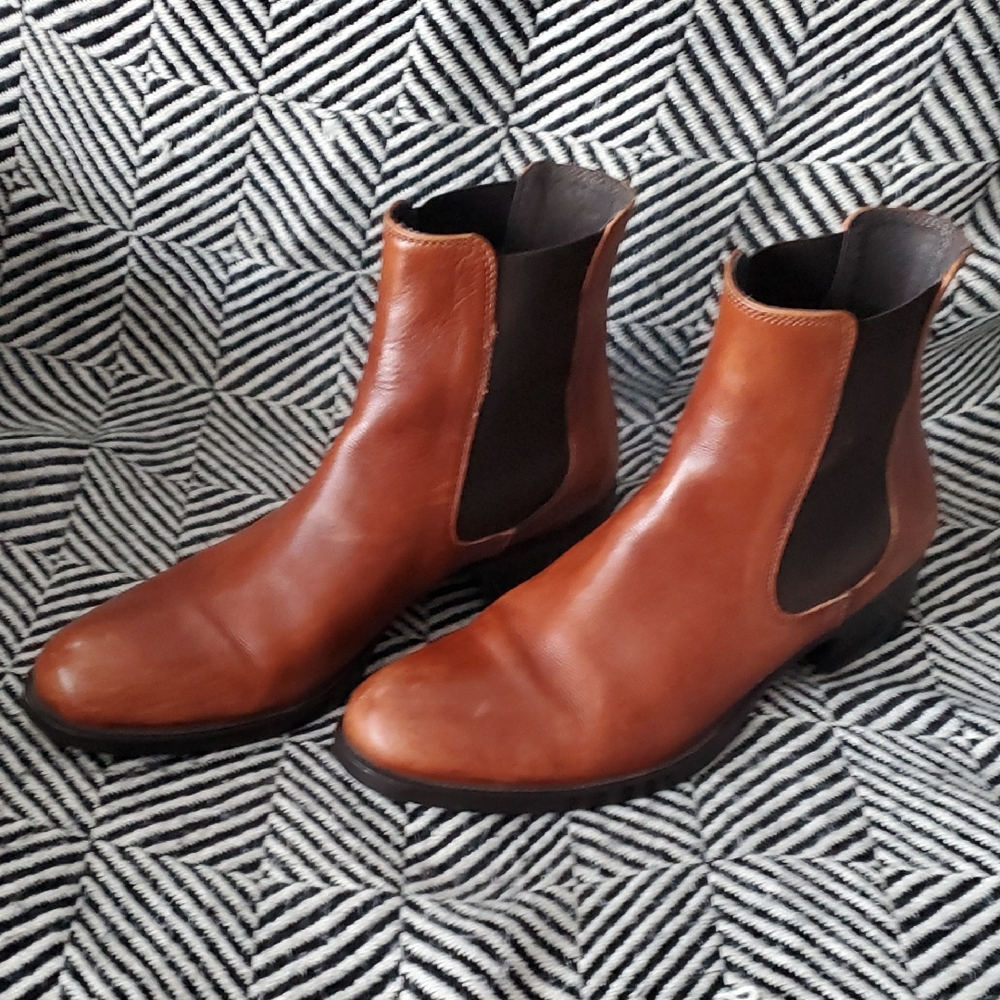 Brown Cognac Leather Chelsea Boots